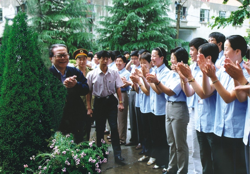1999江泽民总书记视察新葡的京集团350vip8888